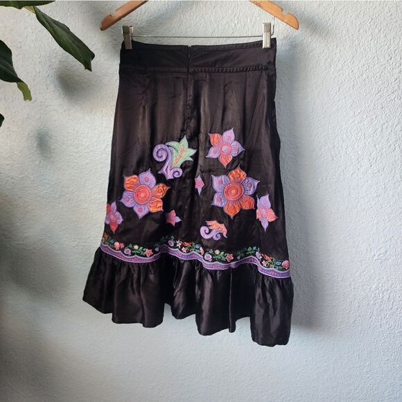 Laura Lees label 100% silk embroidery Mid skirt - Picture 8 of 16